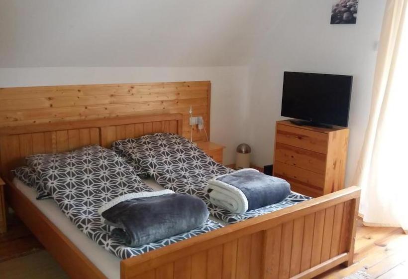 بنسيون Borostyán Vendégház