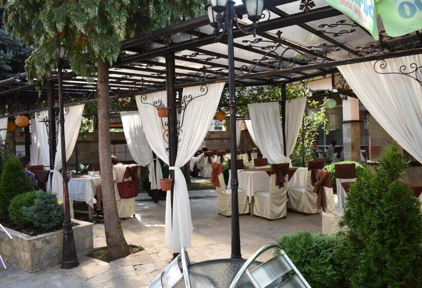 Pensão Complex Oazis