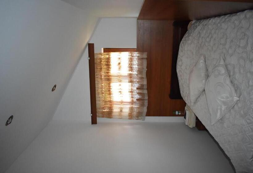 Pensão Complex Oazis