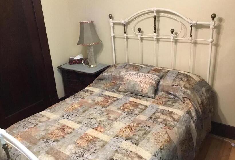 הוסטל Auberge Taylor Manor