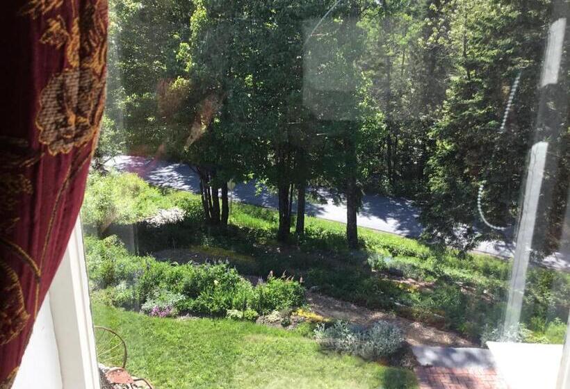 הוסטל Auberge Taylor Manor