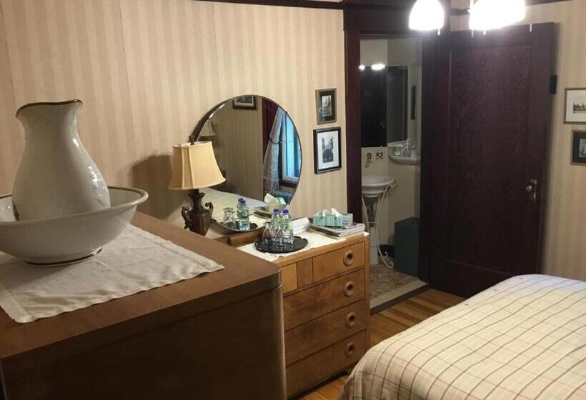 הוסטל Auberge Taylor Manor