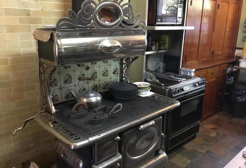 הוסטל Auberge Taylor Manor