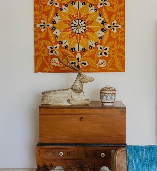 Bed & Breakfast Treasure Rock