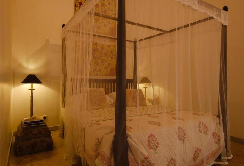 Bed & Breakfast Treasure Rock