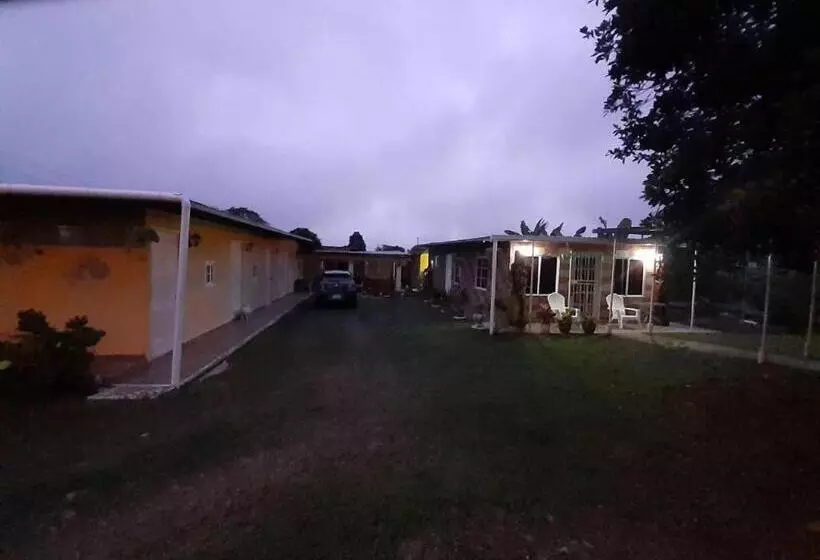 カプセルホテル Hospedaje Rampolla's