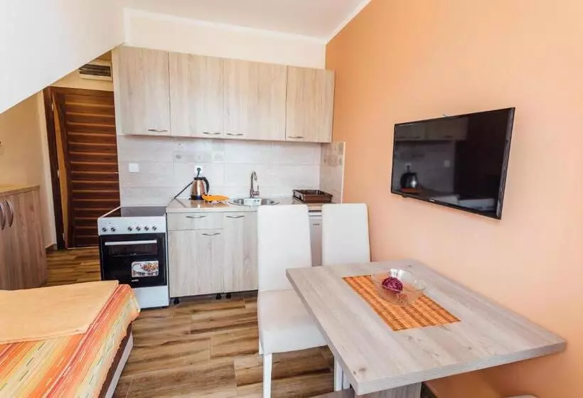 پانسیون Apartments Anastasija