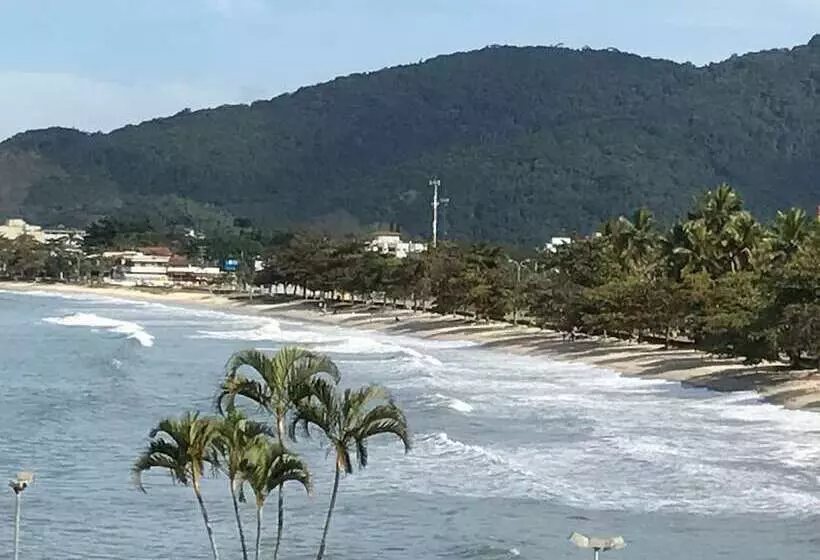 ペンション Lalabella Itaguá