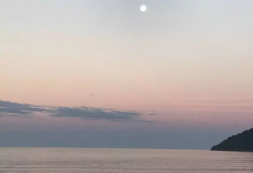 ペンション Lalabella Itaguá