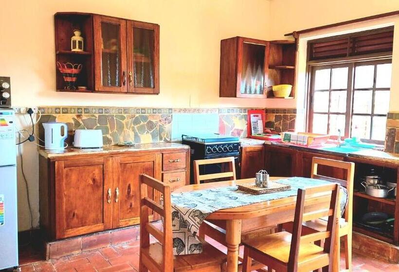 هتل Keelan Ace Villas