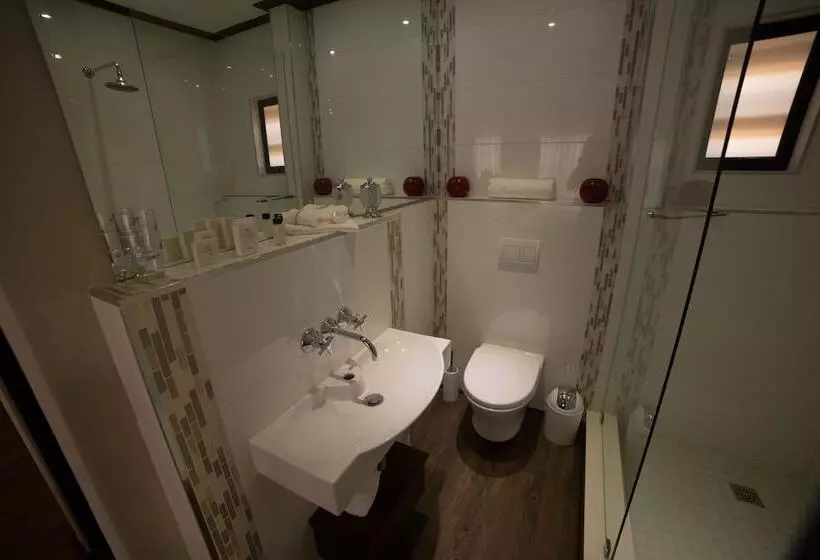 Majatalo Grey Manor Guesthouse