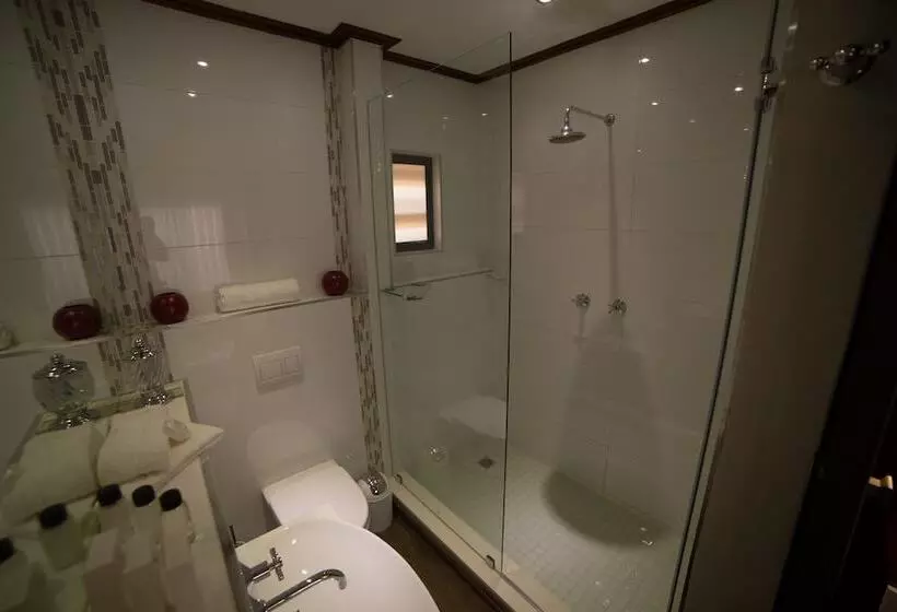 Majatalo Grey Manor Guesthouse