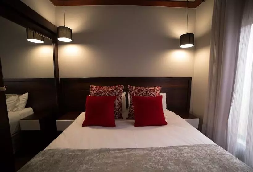 Majatalo Grey Manor Guesthouse