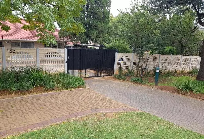 ペンション The Fairlands Hideout