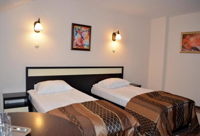 پانسیون Vila Gardenia