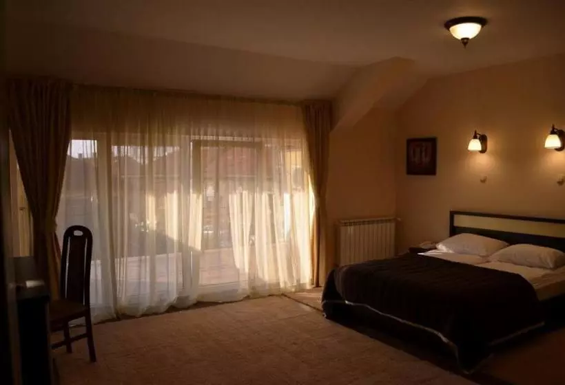 پانسیون Vila Gardenia