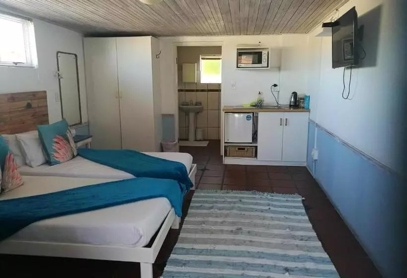 پانسیون Due South Guest House