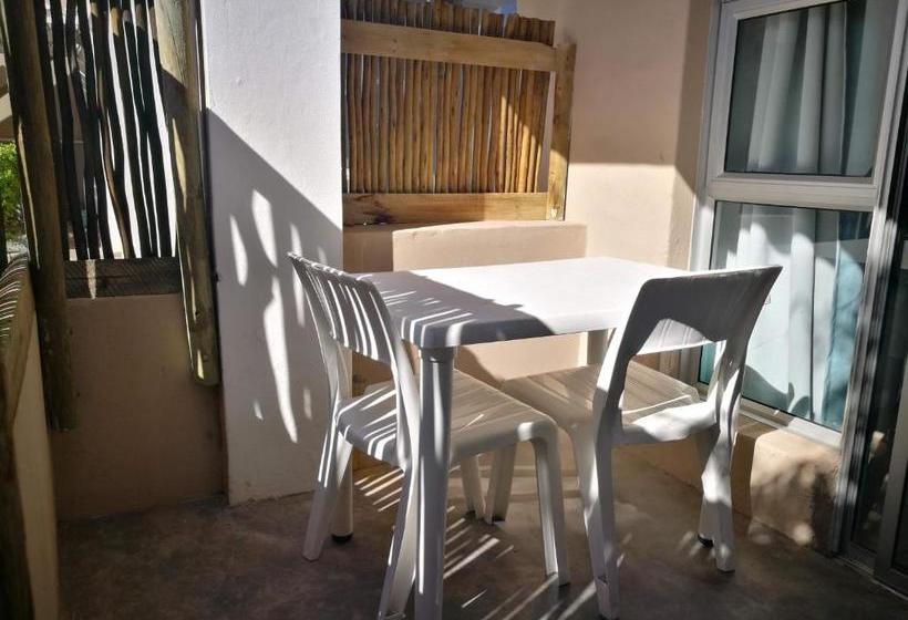 פנסיון Due South Guest House