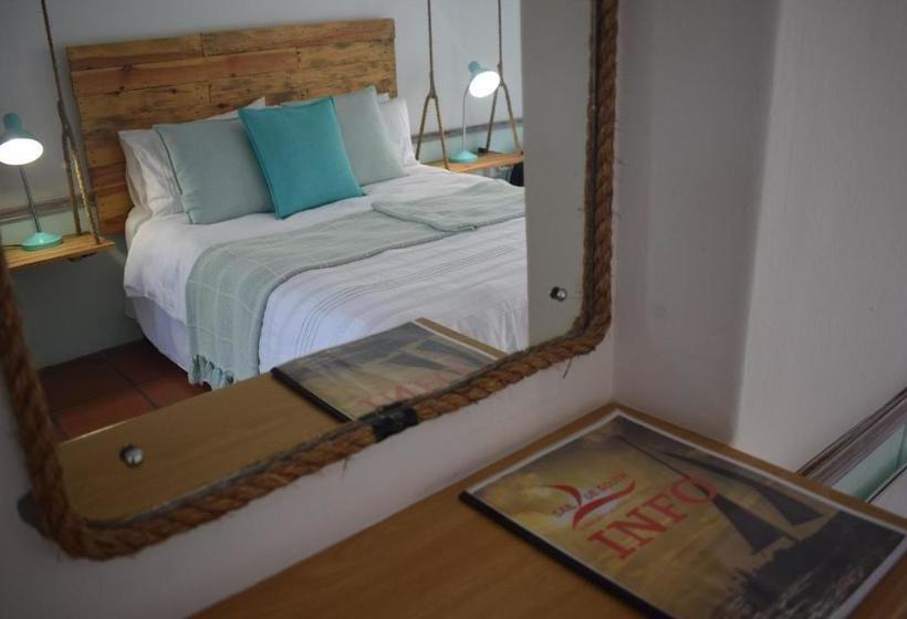 פנסיון Due South Guest House