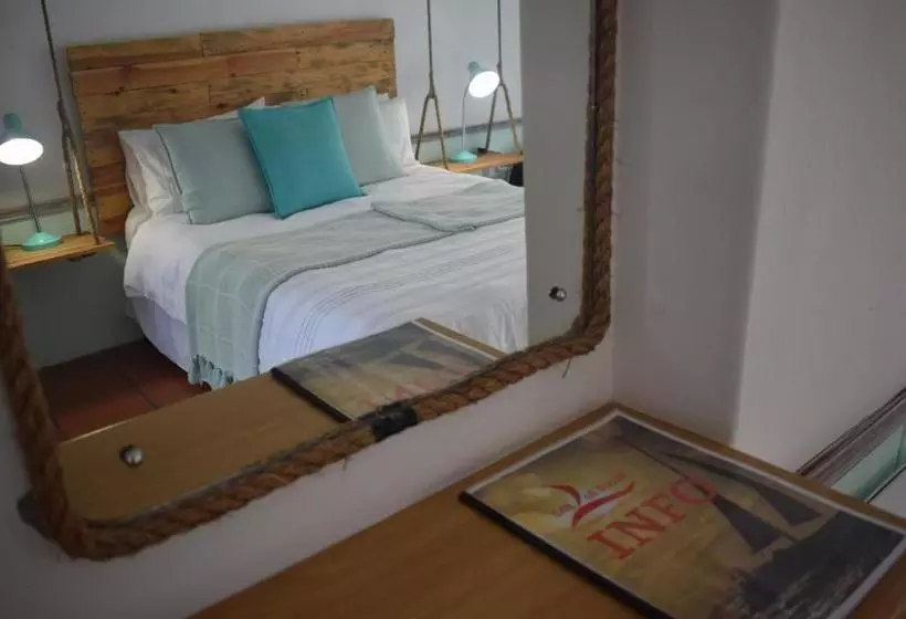 پانسیون Due South Guest House