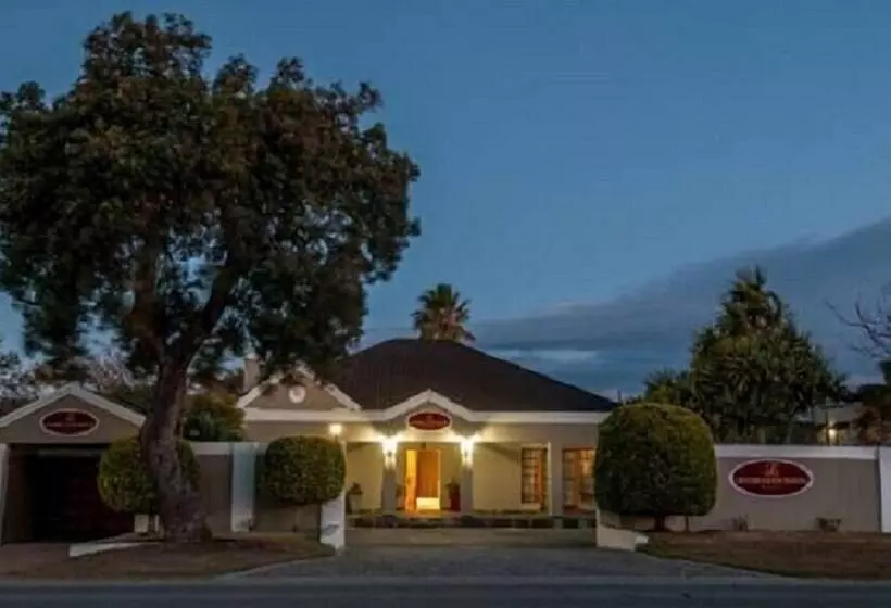 Majatalo Lenore Guest House