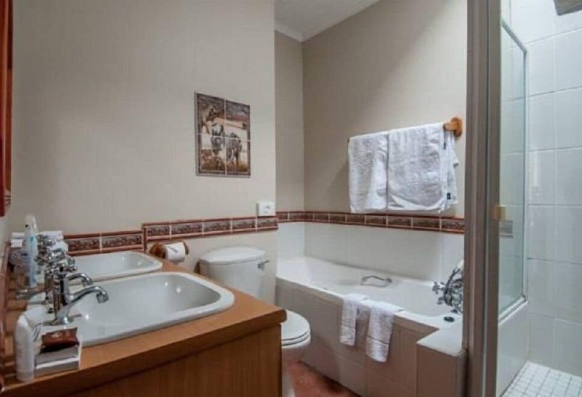 פנסיון Lenore Guest House