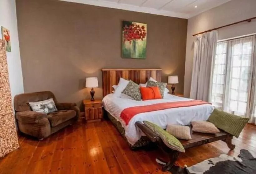 Majatalo Lenore Guest House