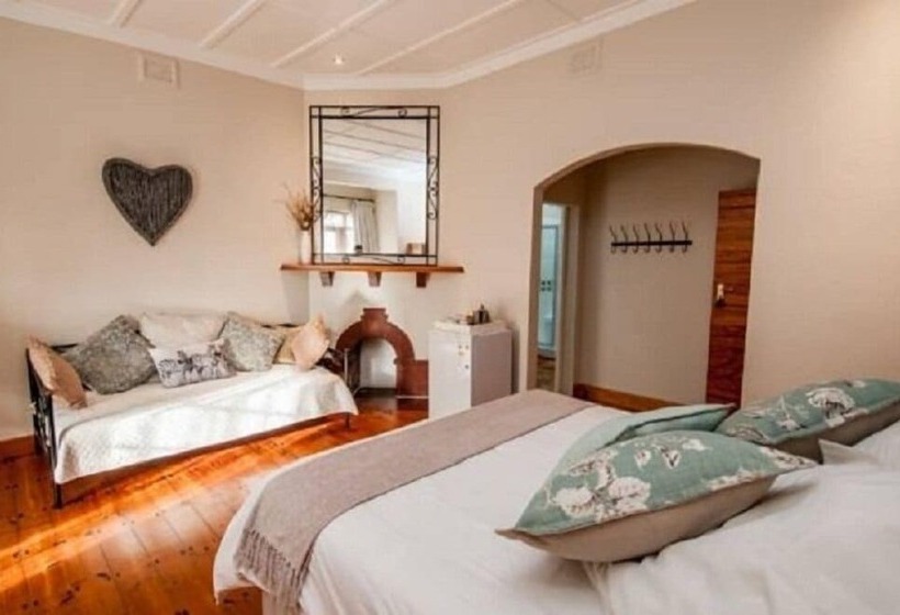 פנסיון Lenore Guest House