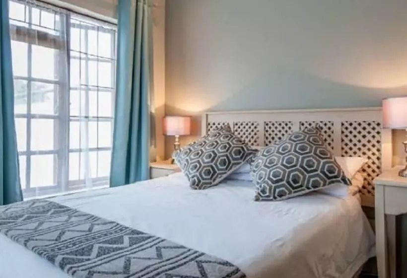 Majatalo Lenore Guest House
