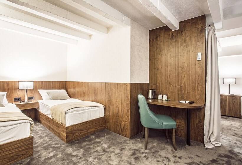 پانسیون Nomad Luxury Suites