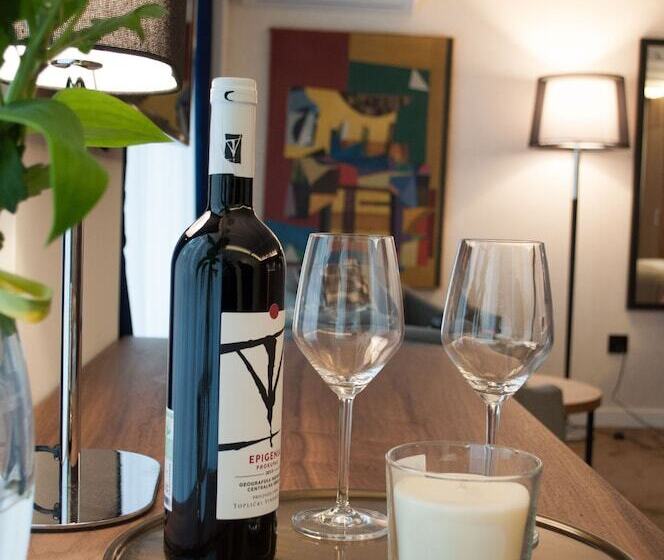 پانسیون Nomad Luxury Suites