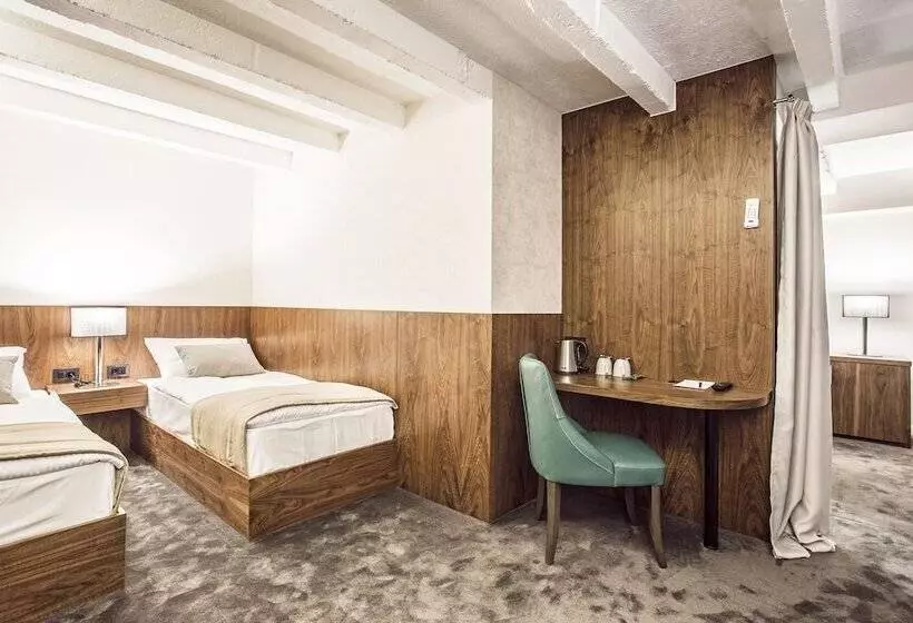 پانسیون Nomad Luxury Suites