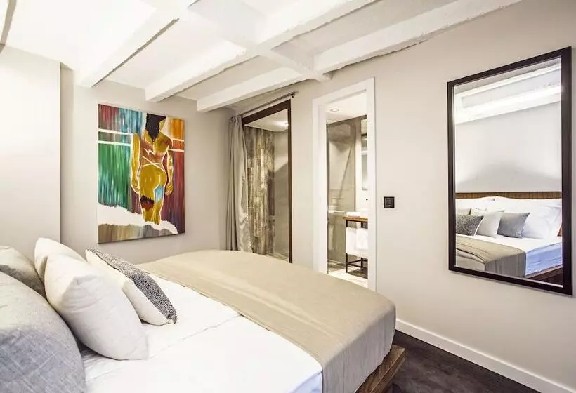 پانسیون Nomad Luxury Suites