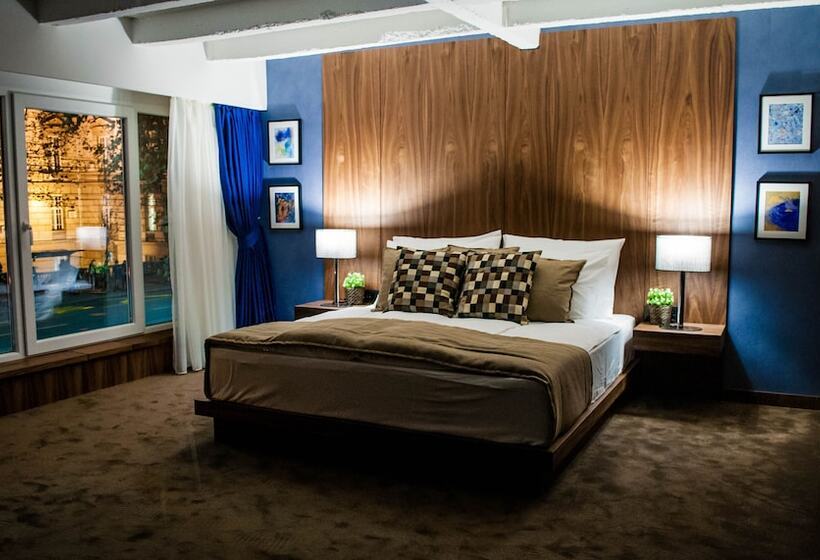 پانسیون Nomad Luxury Suites