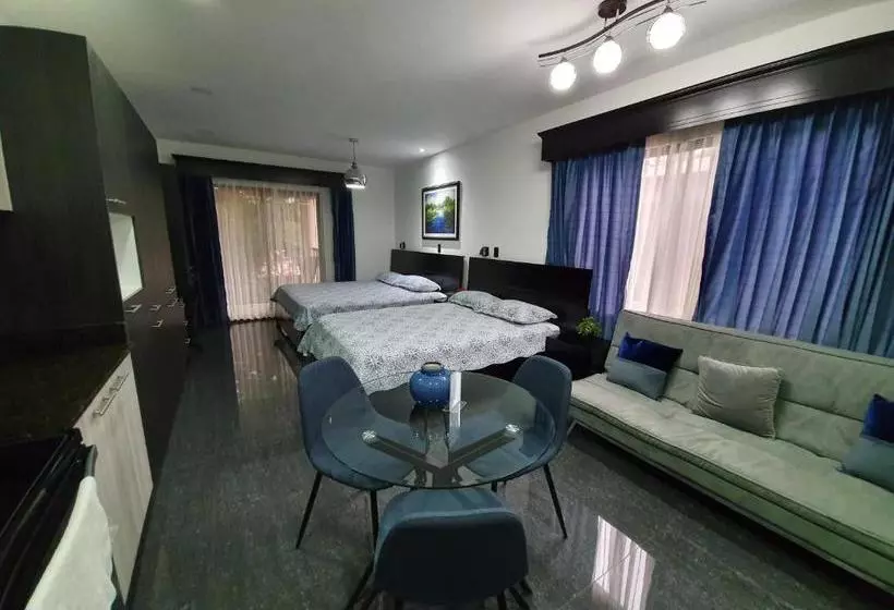 هتل Suites Merlyn Airport