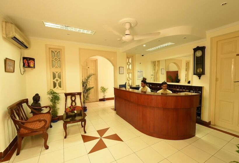 Pensió Chowdhury's Guest House