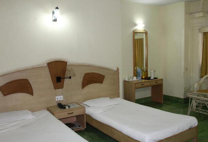 Pensió Chowdhury's Guest House