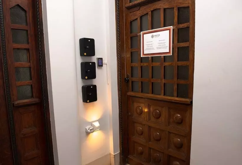 پانسیون Kristen House