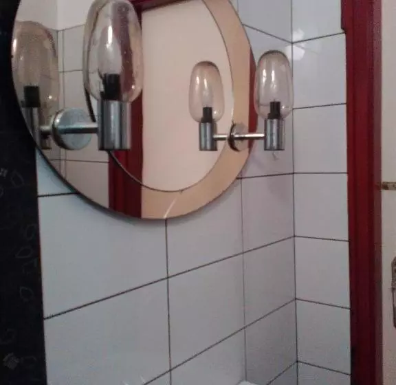 ペンション Kútvölgy Vendégház