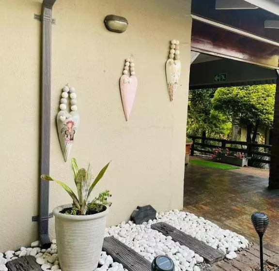 ペンション Pari Guest House