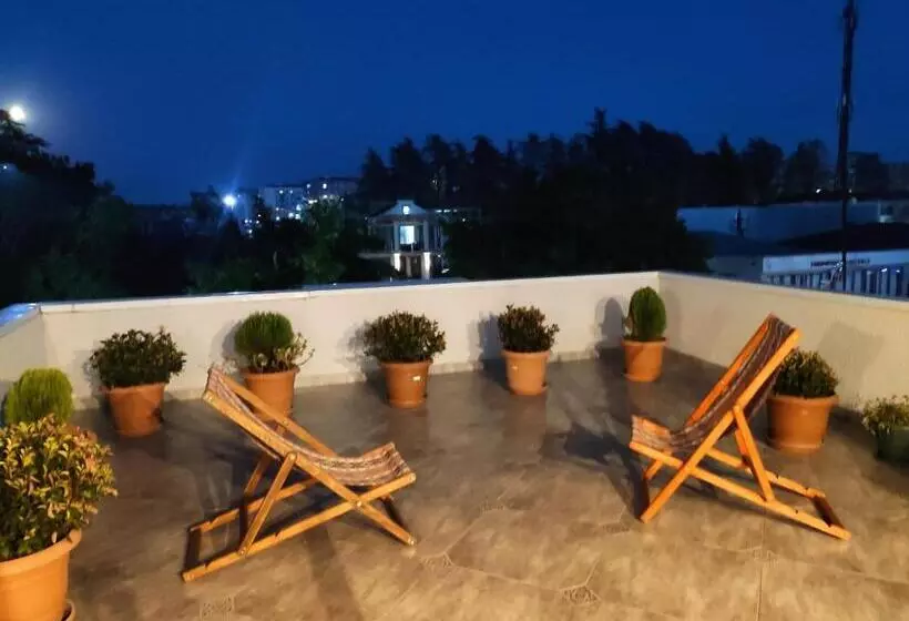 پانسیون White Hotel Guesthouse