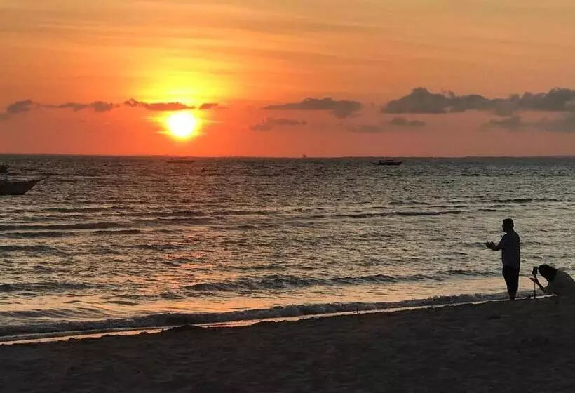 ペンション Anaya Beach Resort