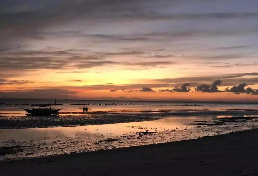 ペンション Anaya Beach Resort