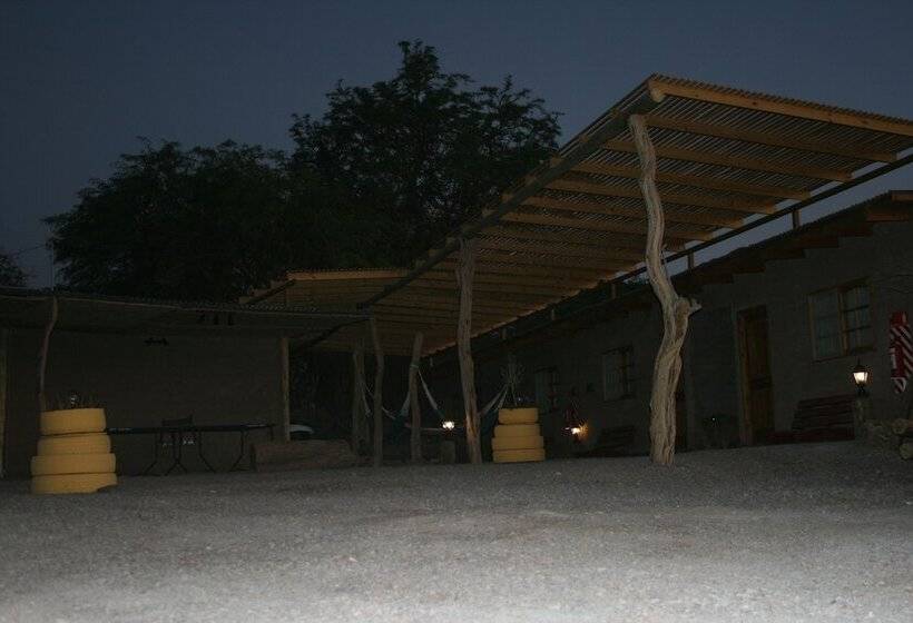 پانسیون Hostal Km Zero El Huertillo