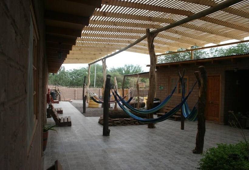 پانسیون Hostal Km Zero El Huertillo