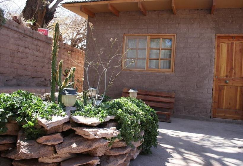 پانسیون Hostal Km Zero El Huertillo