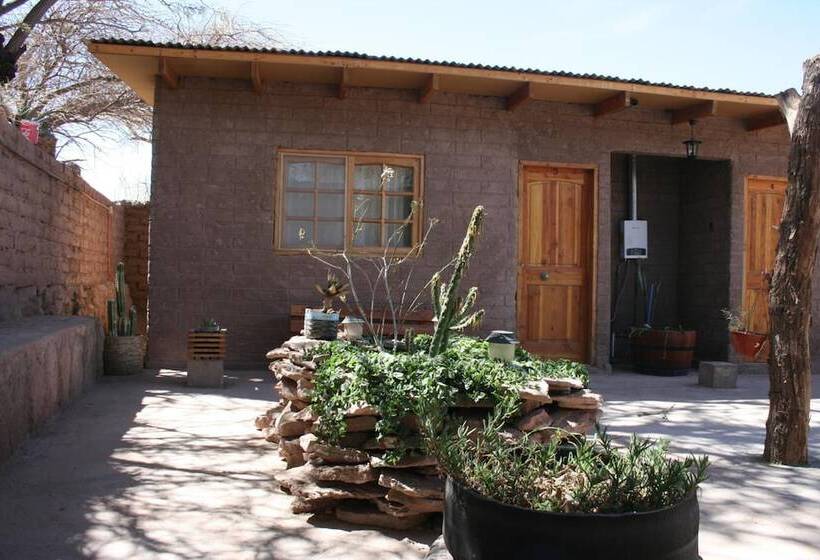 پانسیون Hostal Km Zero El Huertillo