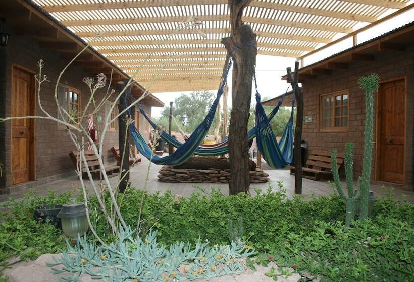 پانسیون Hostal Km Zero El Huertillo