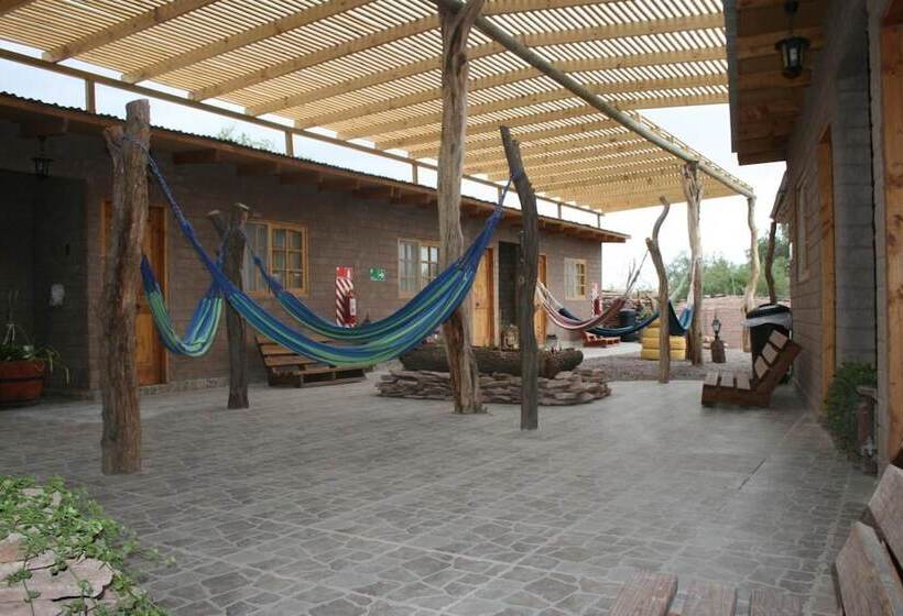 پانسیون Hostal Km Zero El Huertillo