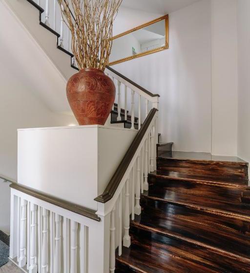 پانسیون Piranika